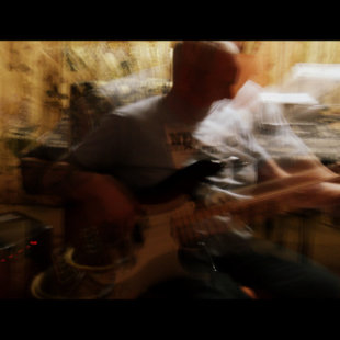 Live in a lounge room in Wattle Glen, Sep 2014