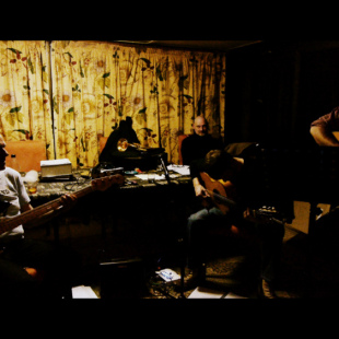 Live in a lounge room in Wattle Glen, Sep 2014